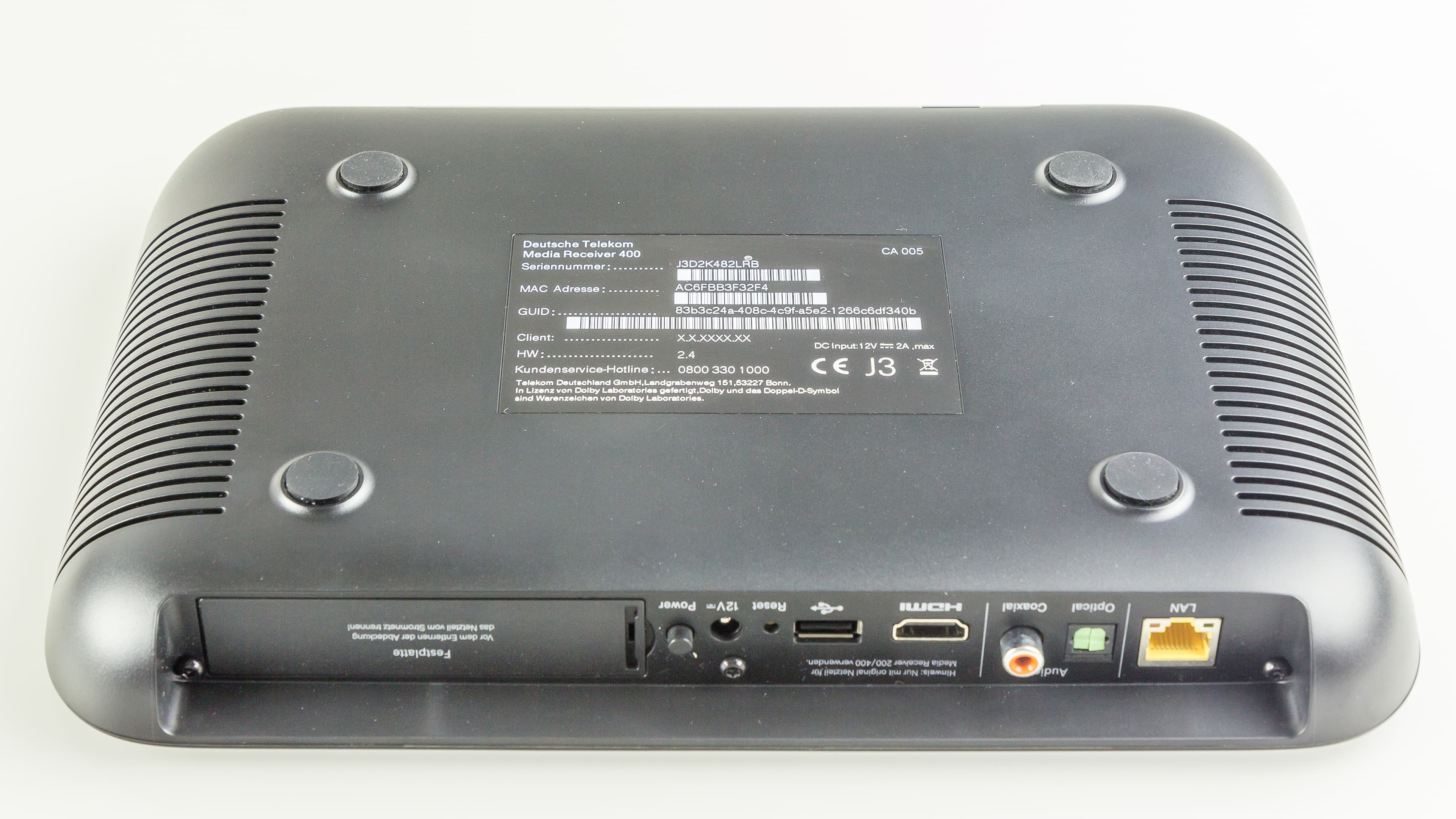 Deutsche Telekom Media Receiver 400 IPTV set-top — external IPTV box vs built-in smart TV apps (Wikimedia product photo)